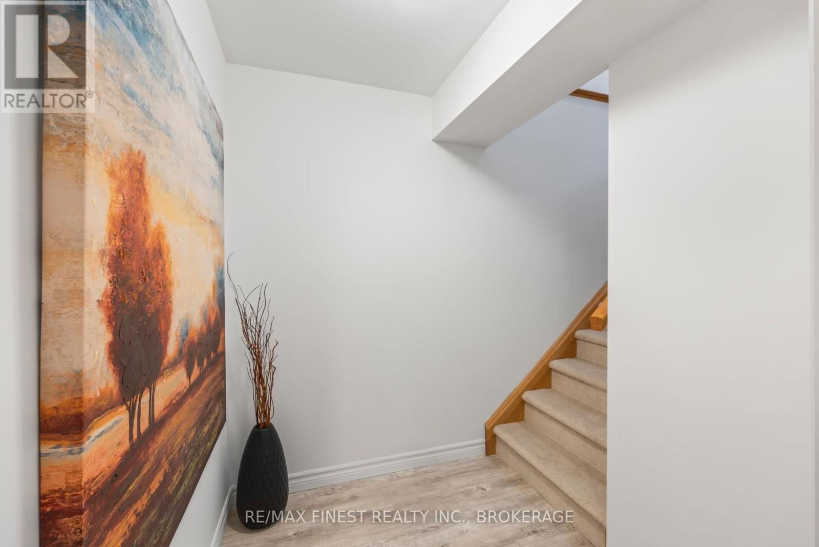 460 COUNTRY CLUB DRIVE Image 32