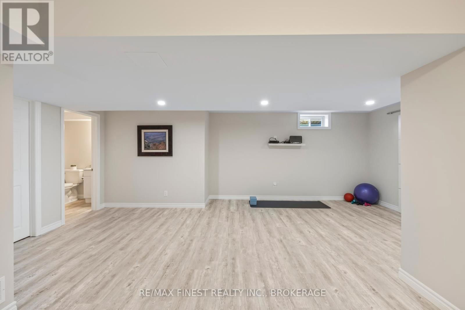 460 COUNTRY CLUB DRIVE Image 34