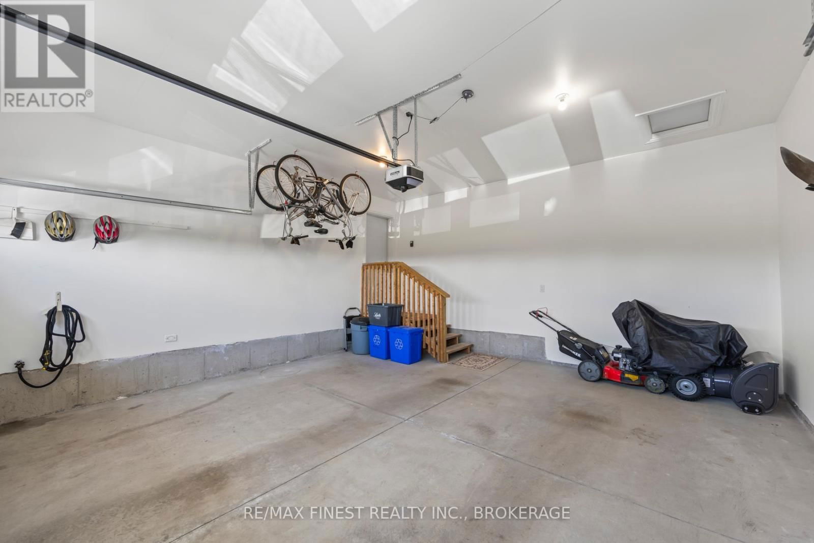 460 COUNTRY CLUB DRIVE Image 40