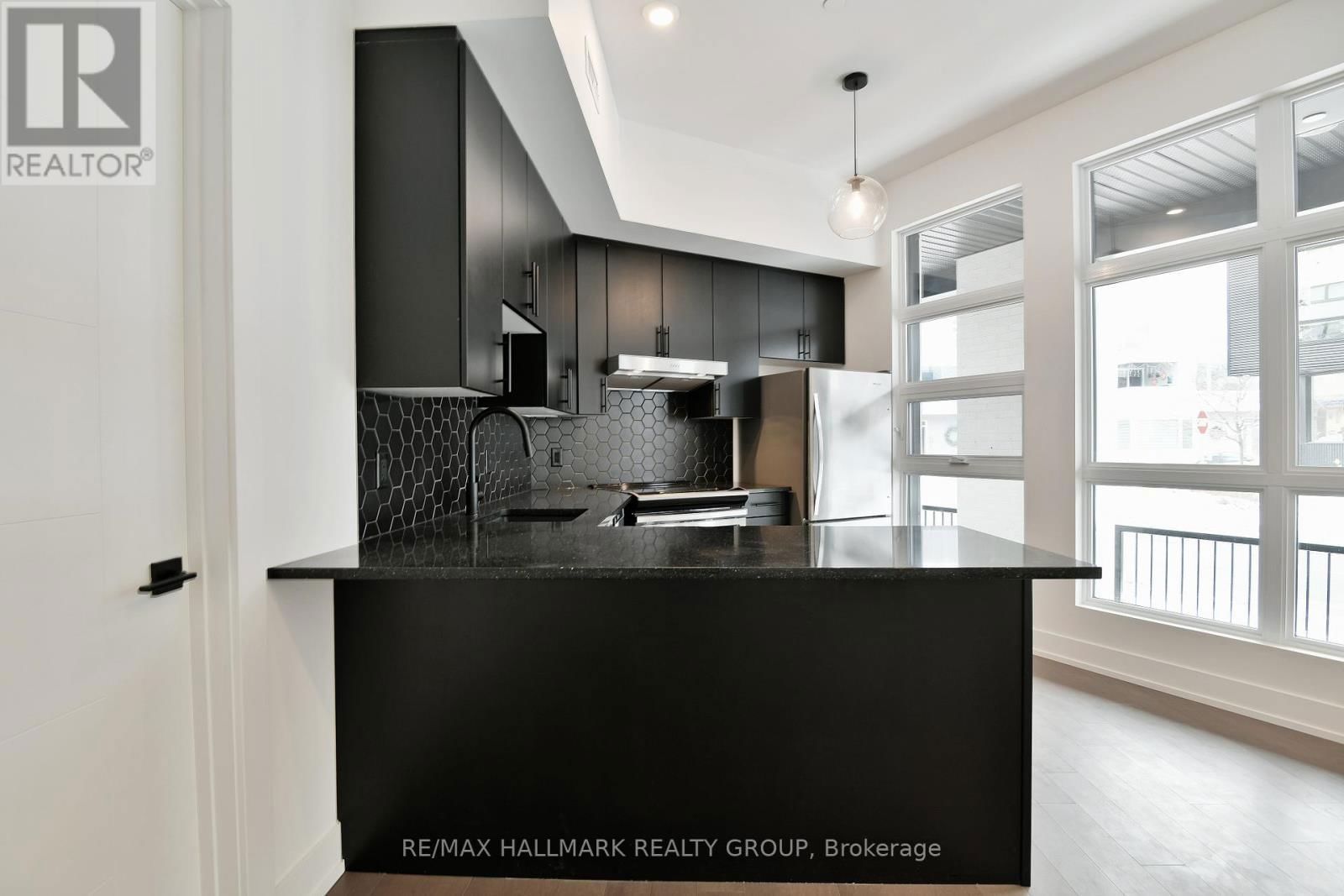 103 - 101 PINHEY STREET Image 13