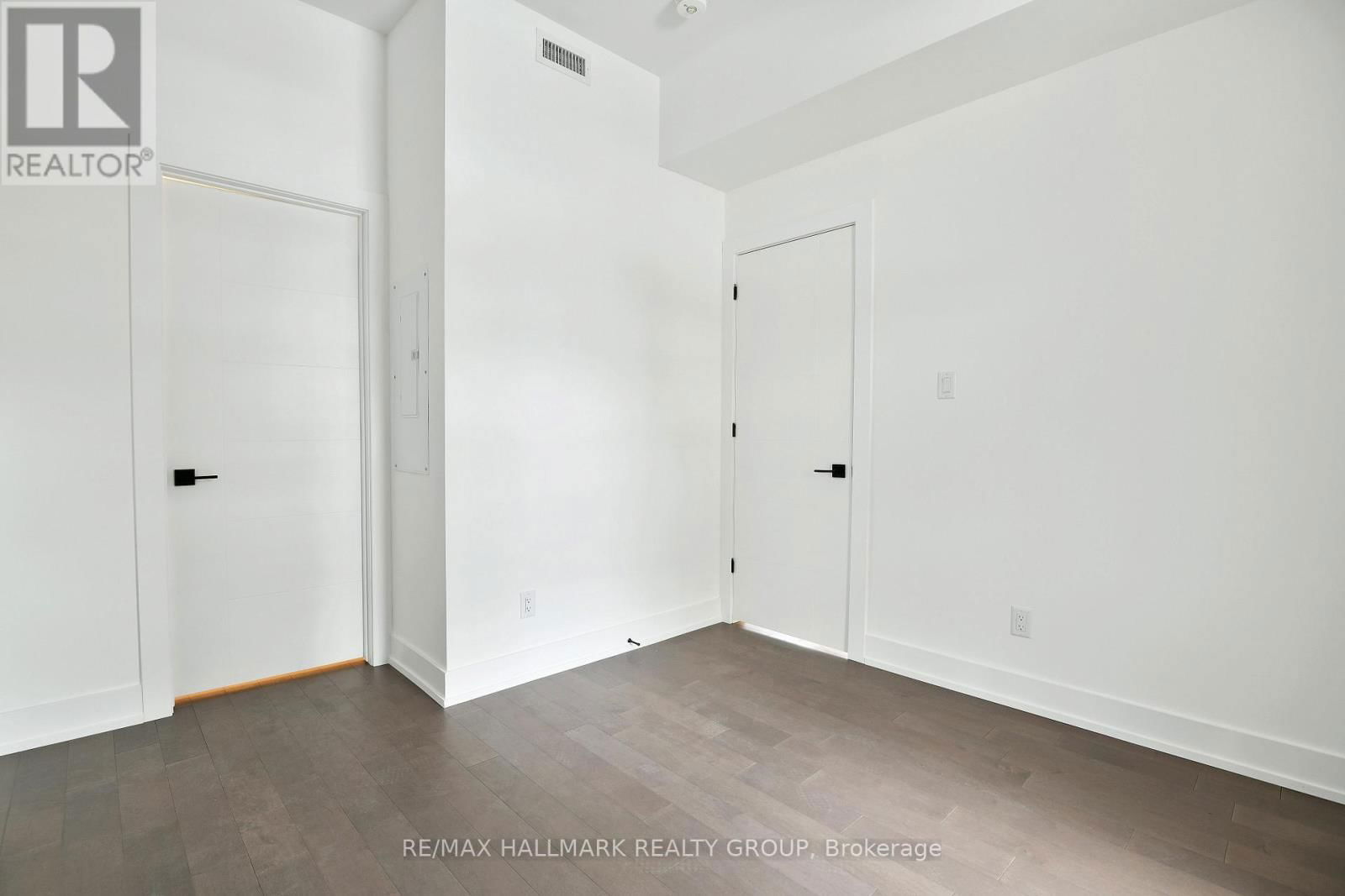 103 - 101 PINHEY STREET Image 26