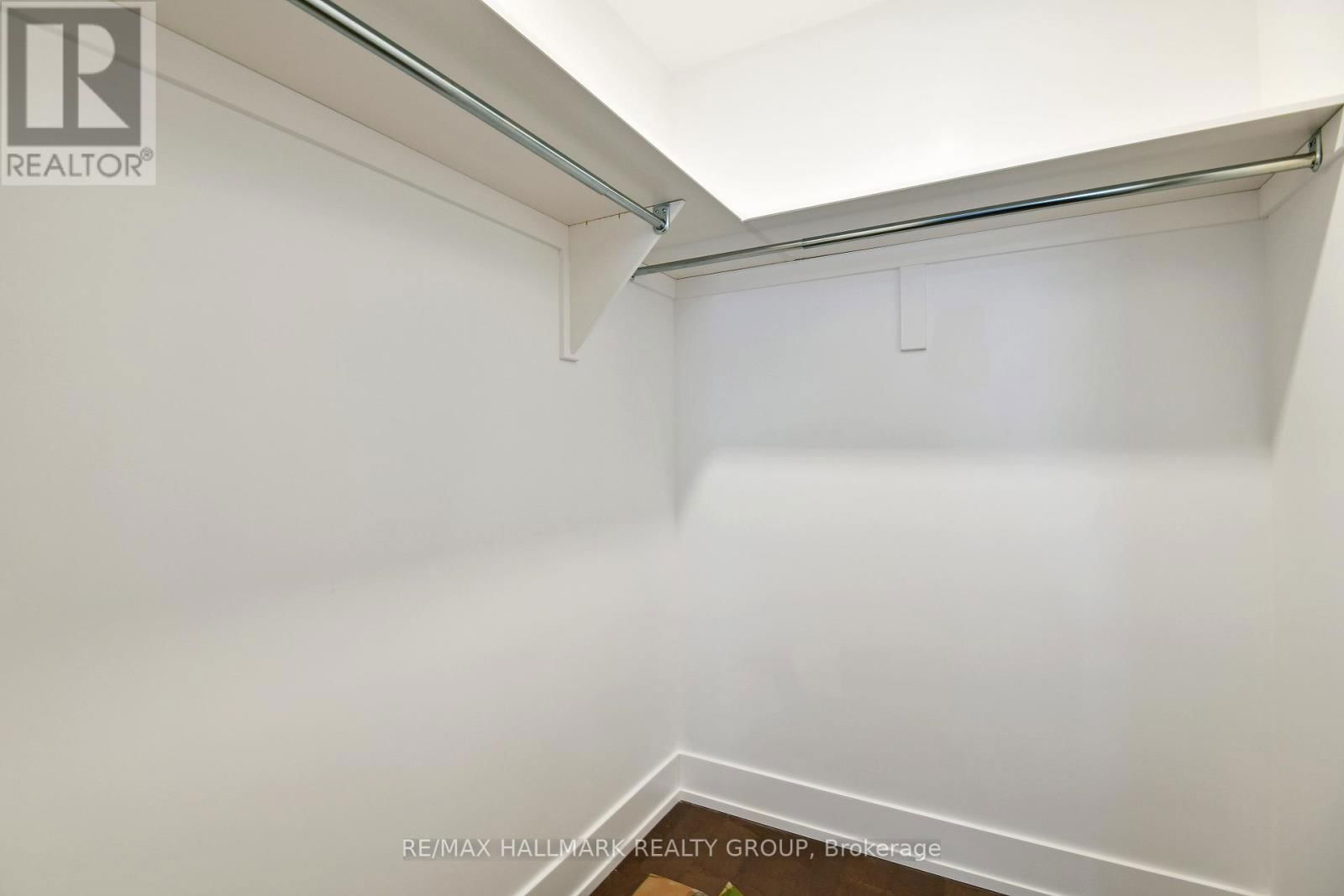 103 - 101 PINHEY STREET Image 27