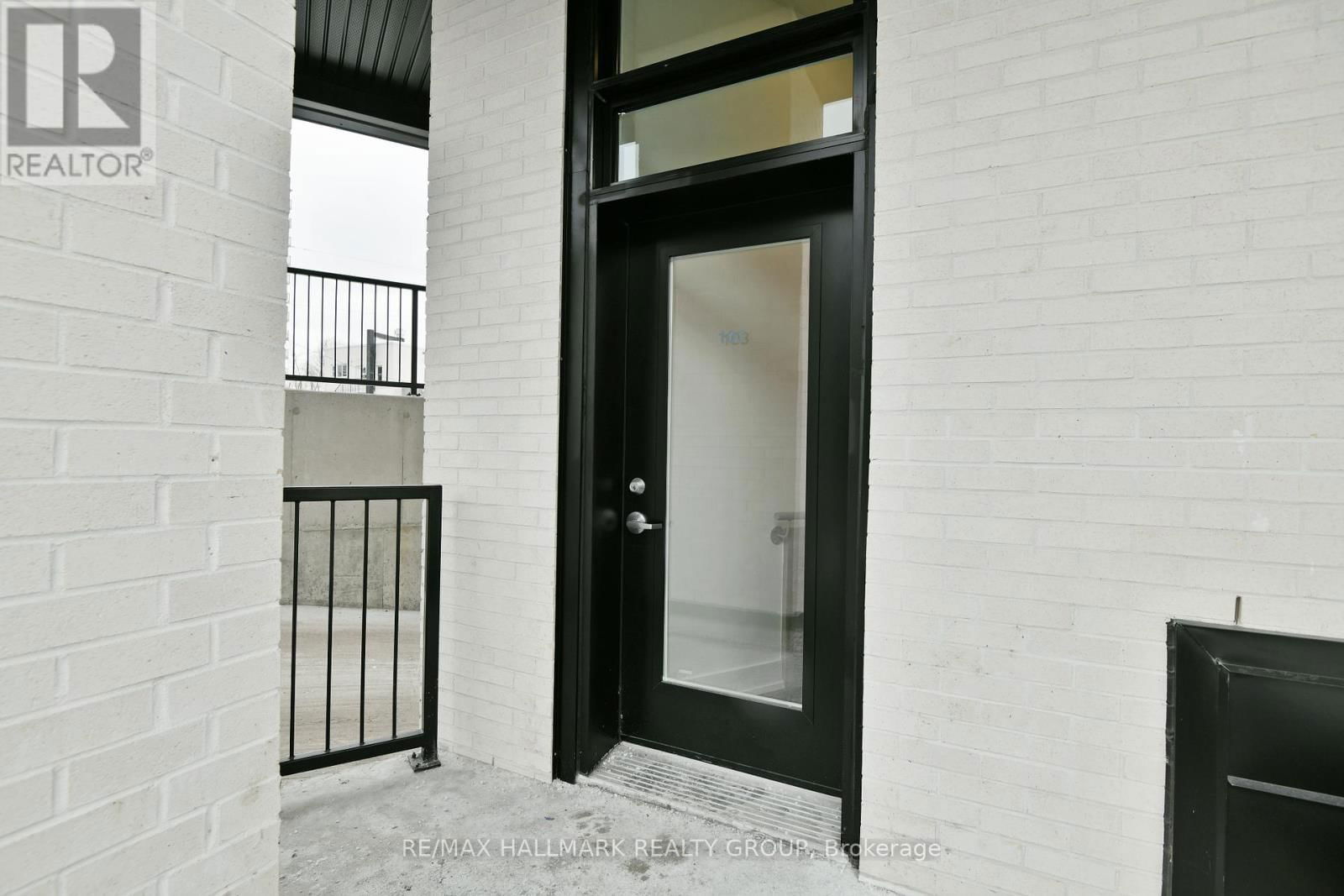 103 - 101 PINHEY STREET Image 4