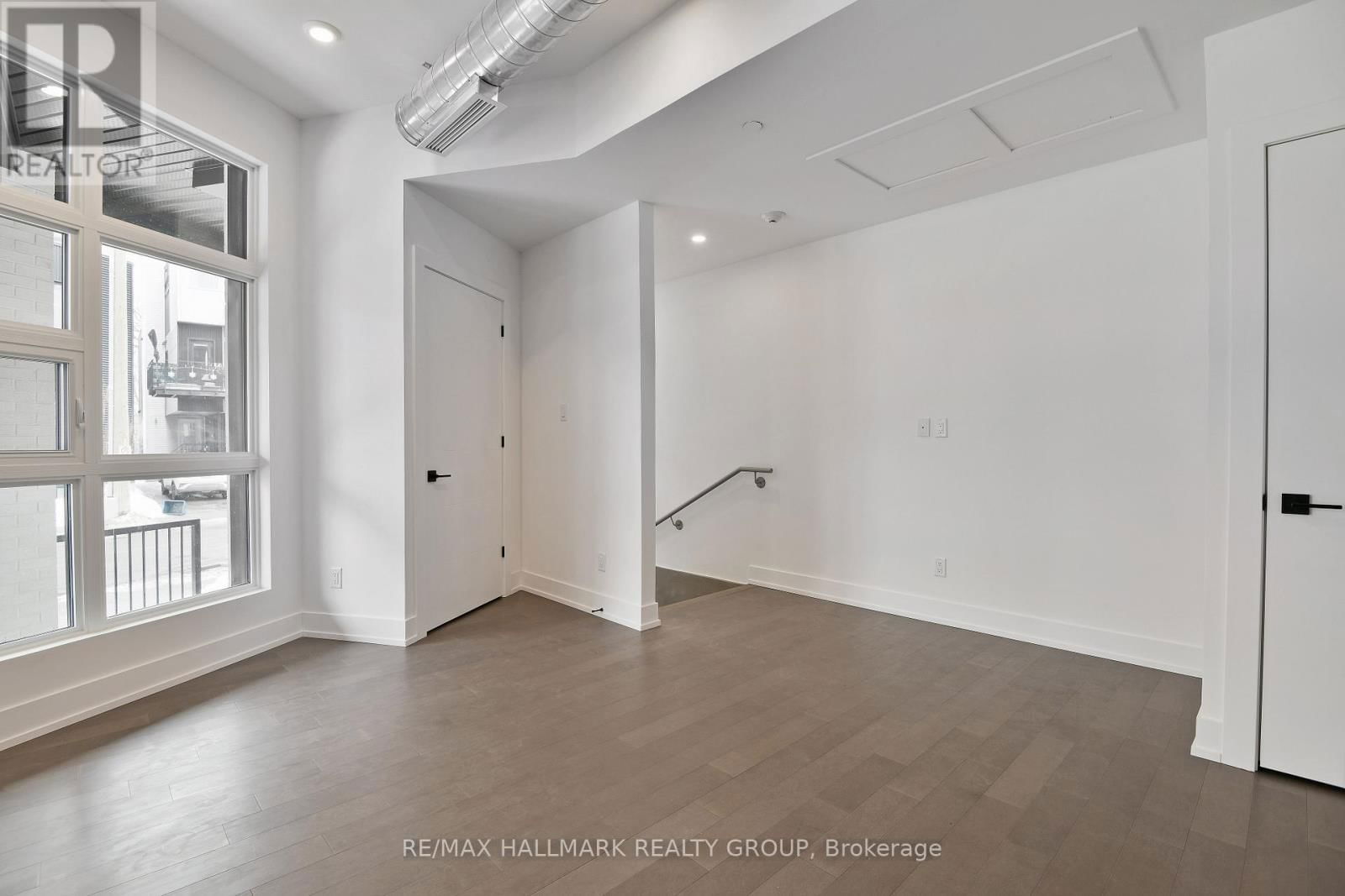103 - 101 PINHEY STREET Image 7
