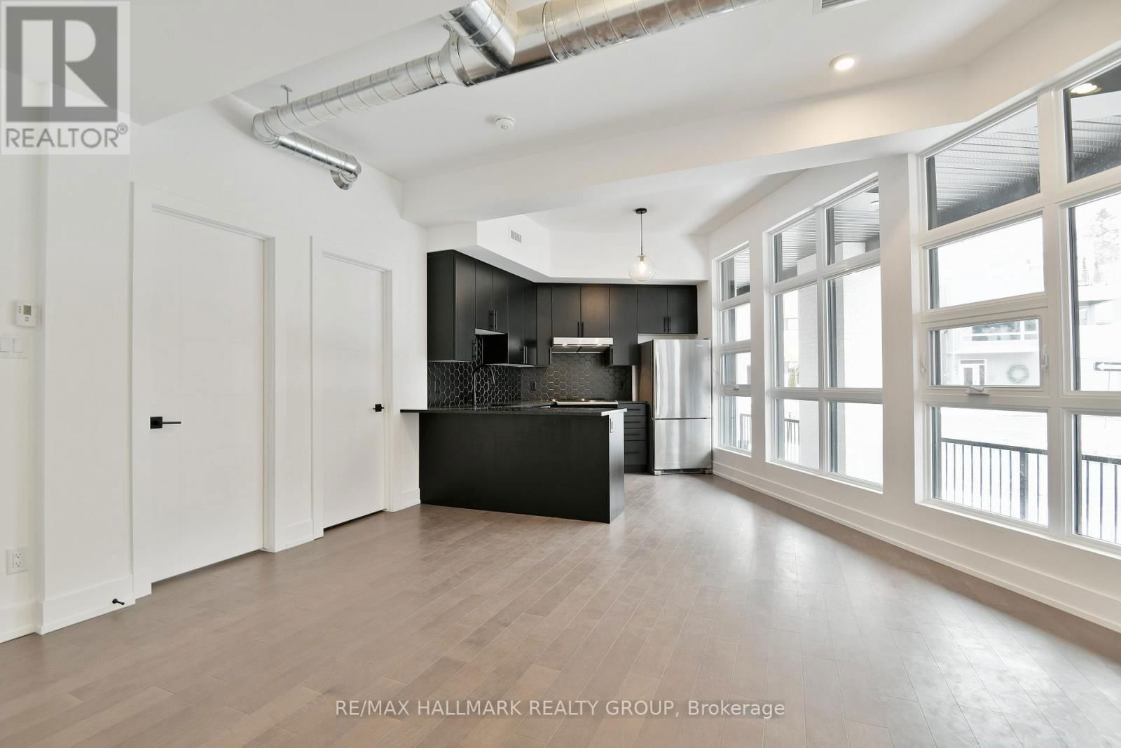 103 - 101 PINHEY STREET Image 9
