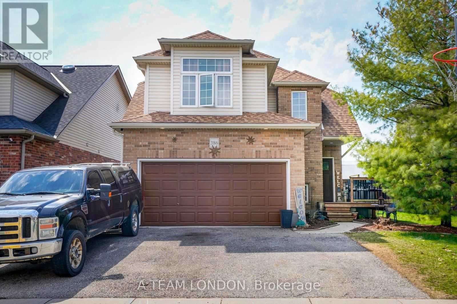 386 CHAMPLAIN AVENUE Image 1