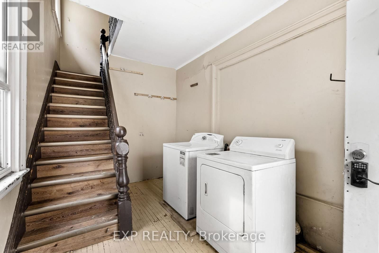 337 LONDON STREET Image 12