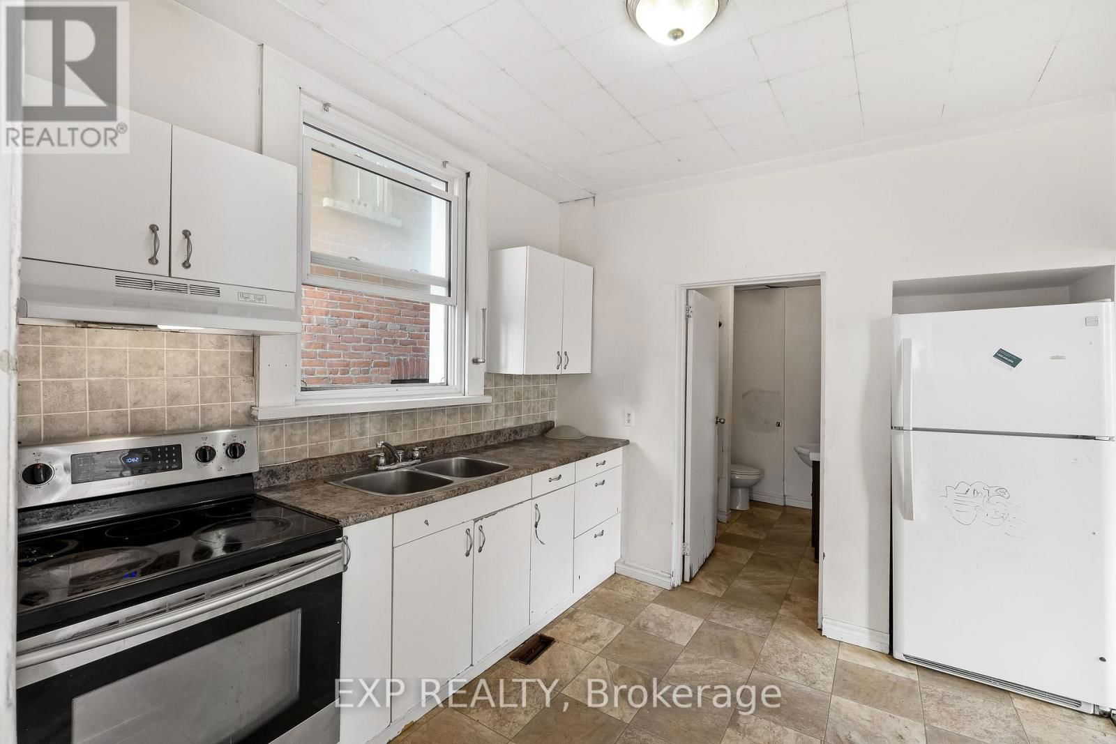 337 LONDON STREET Image 17