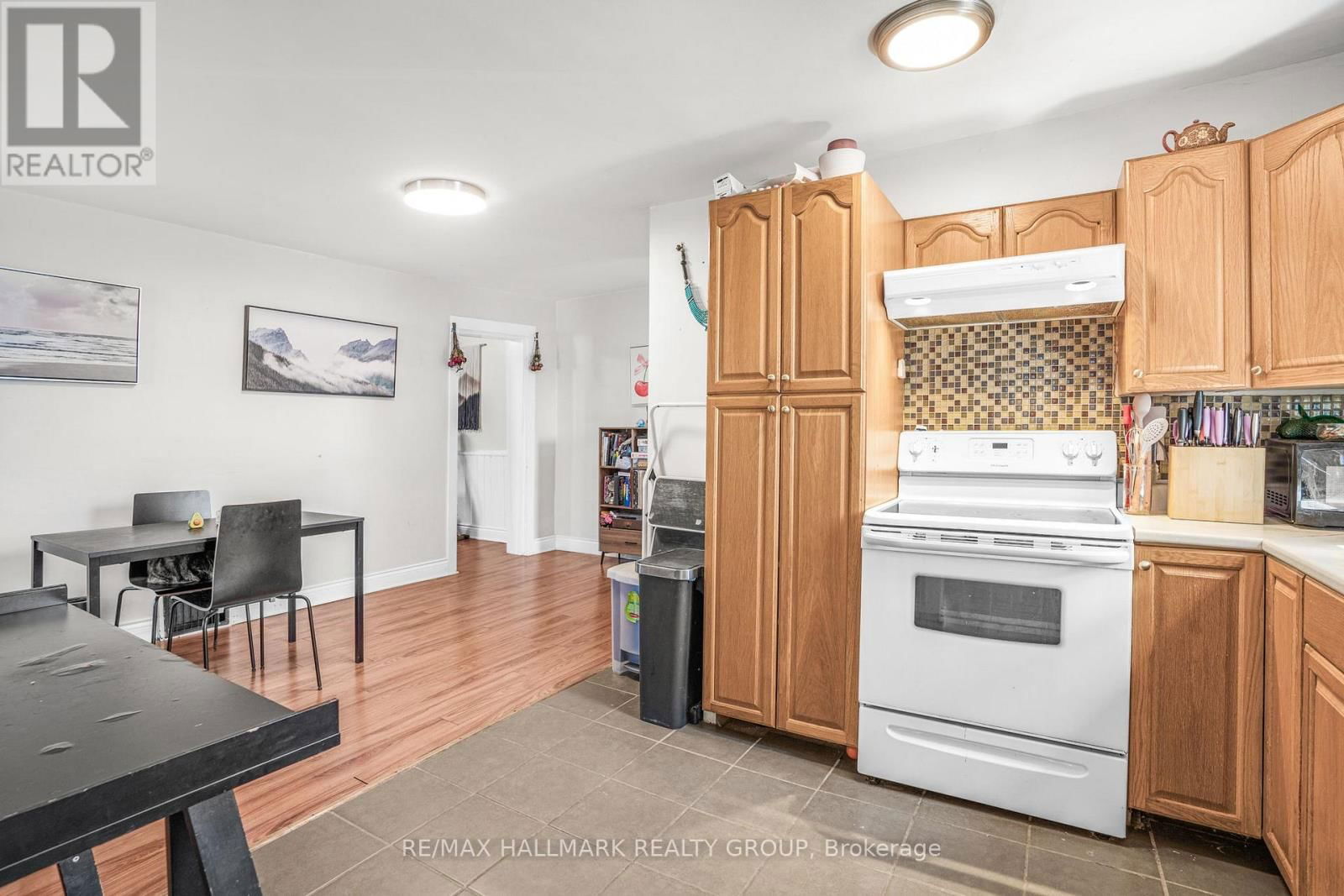 48 LOUISA STREET Image 29