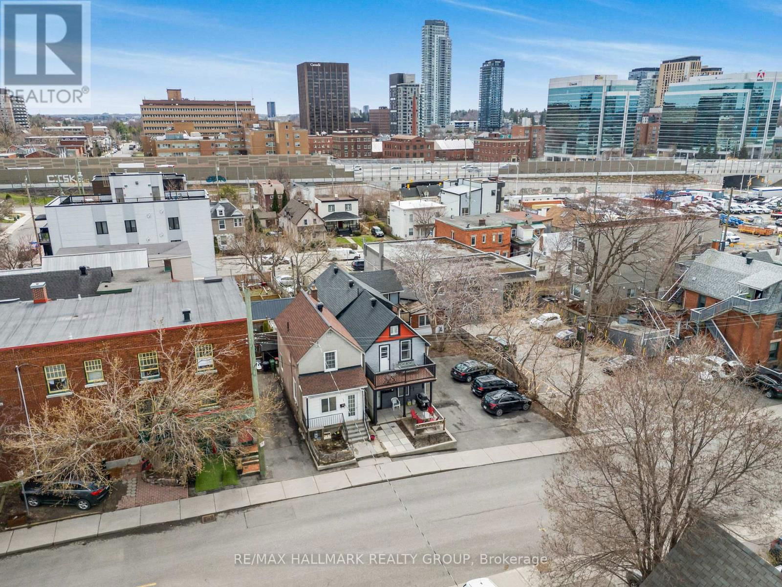 48 LOUISA STREET Image 33