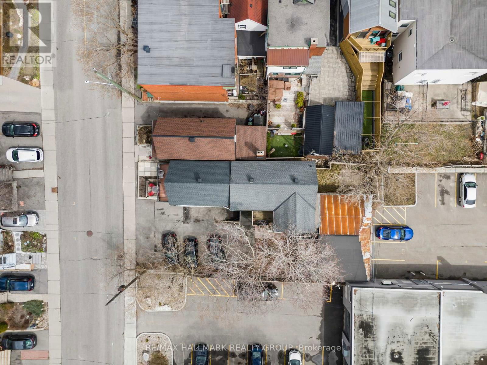 48 LOUISA STREET Image 35