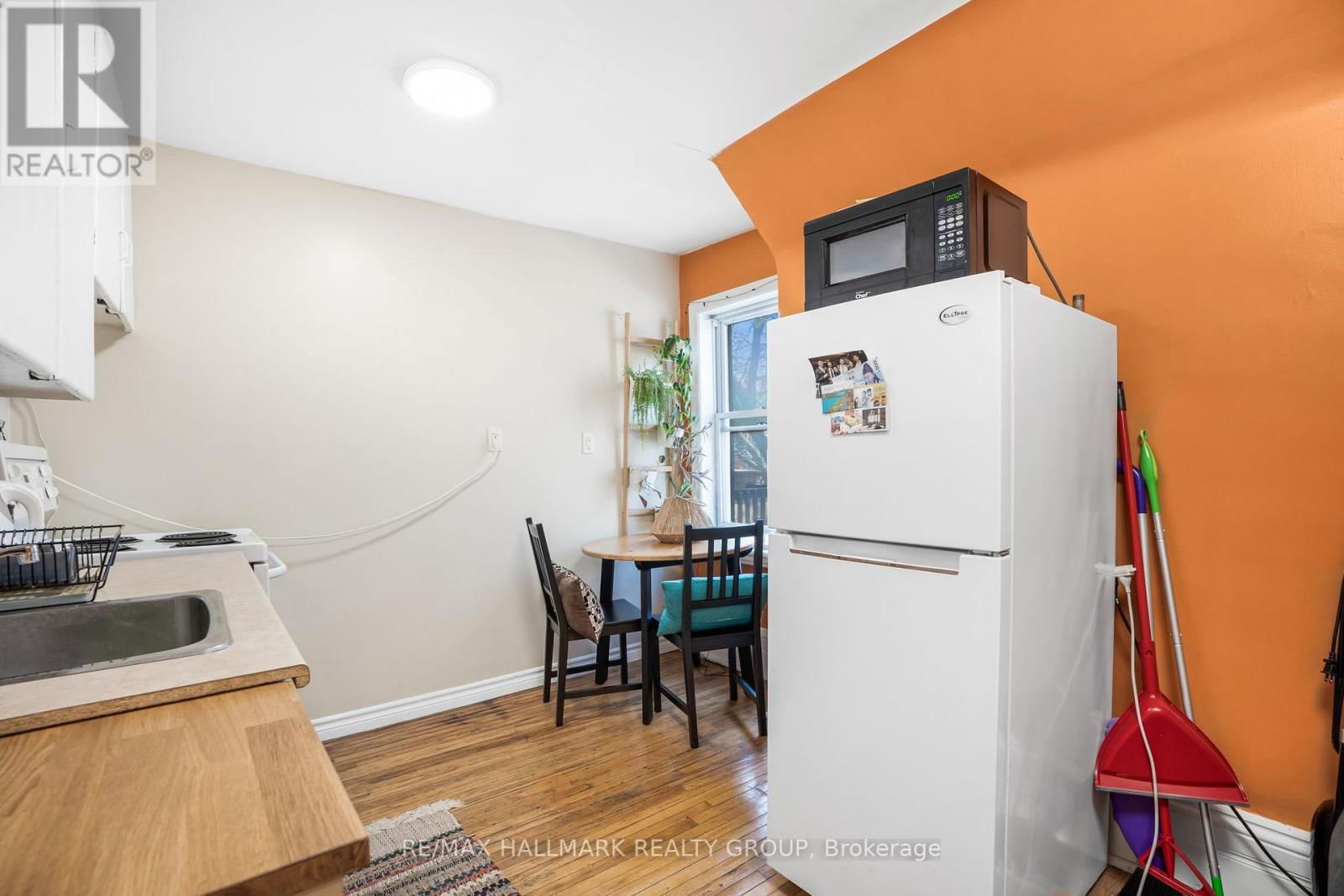 48 LOUISA STREET Image 5