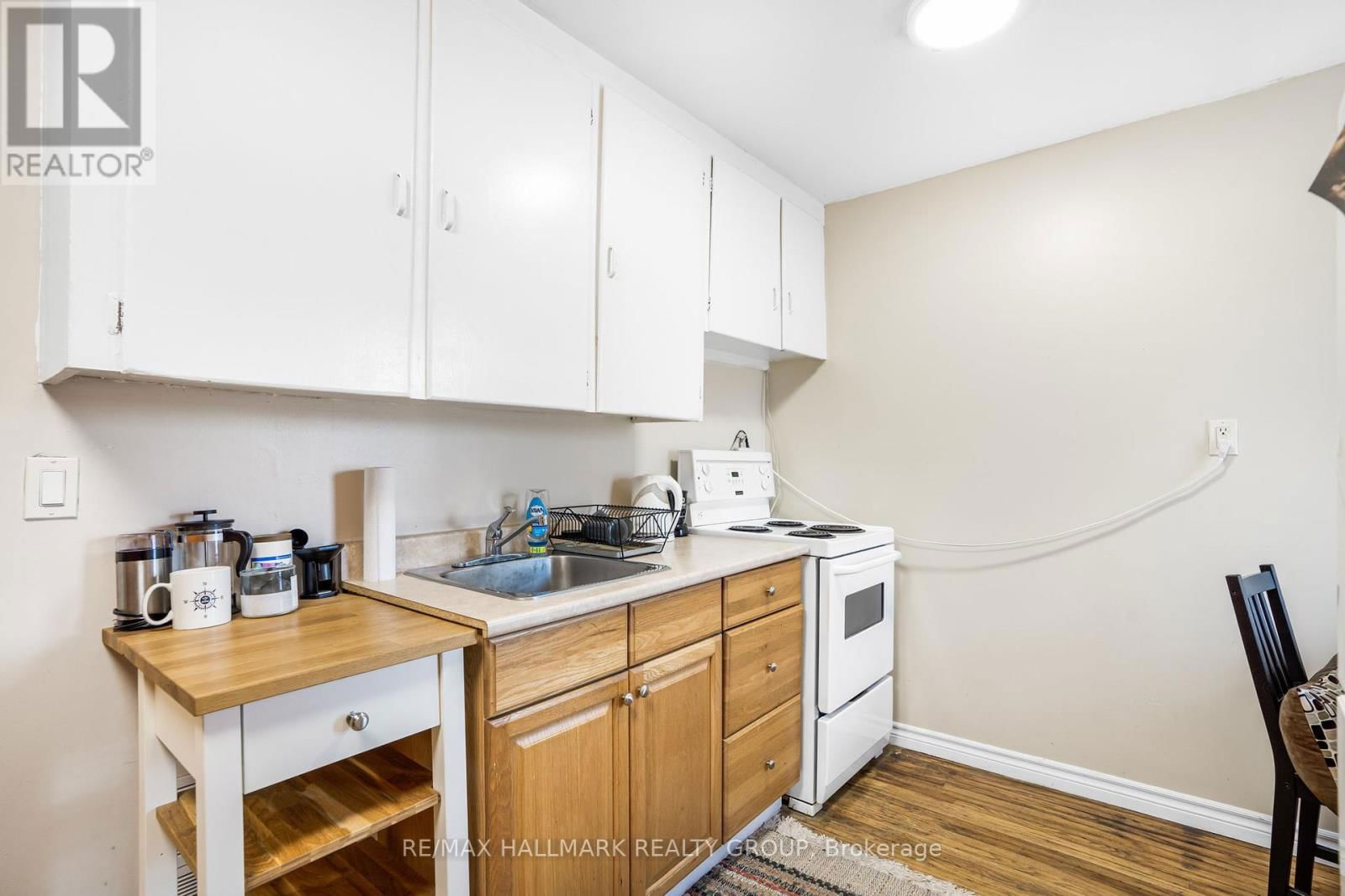 48 LOUISA STREET Image 6