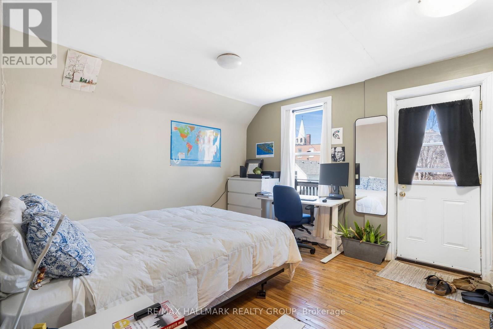 48 LOUISA STREET Image 9