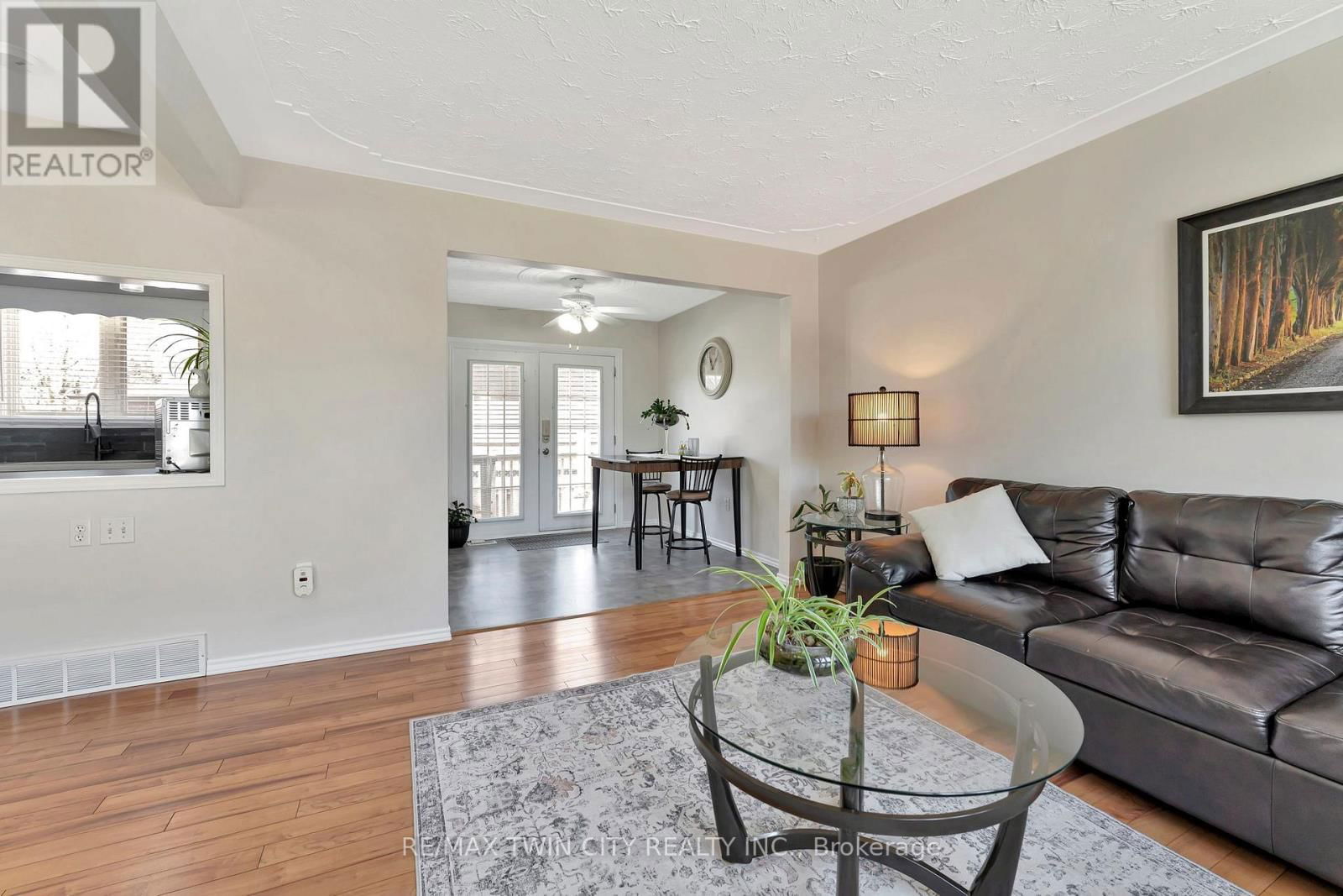 35 BAKERSFIELD DRIVE Image 10