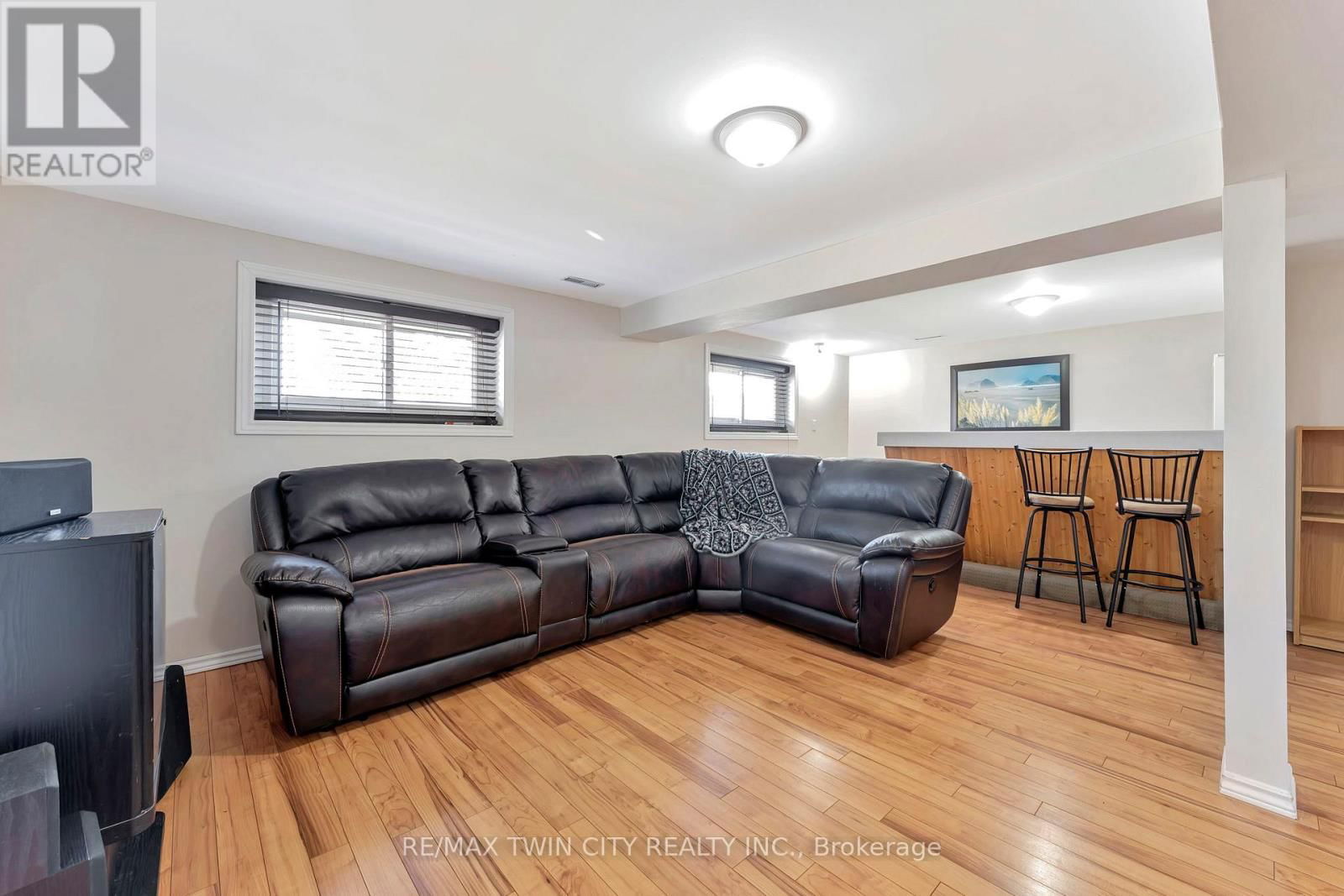 35 BAKERSFIELD DRIVE Image 22