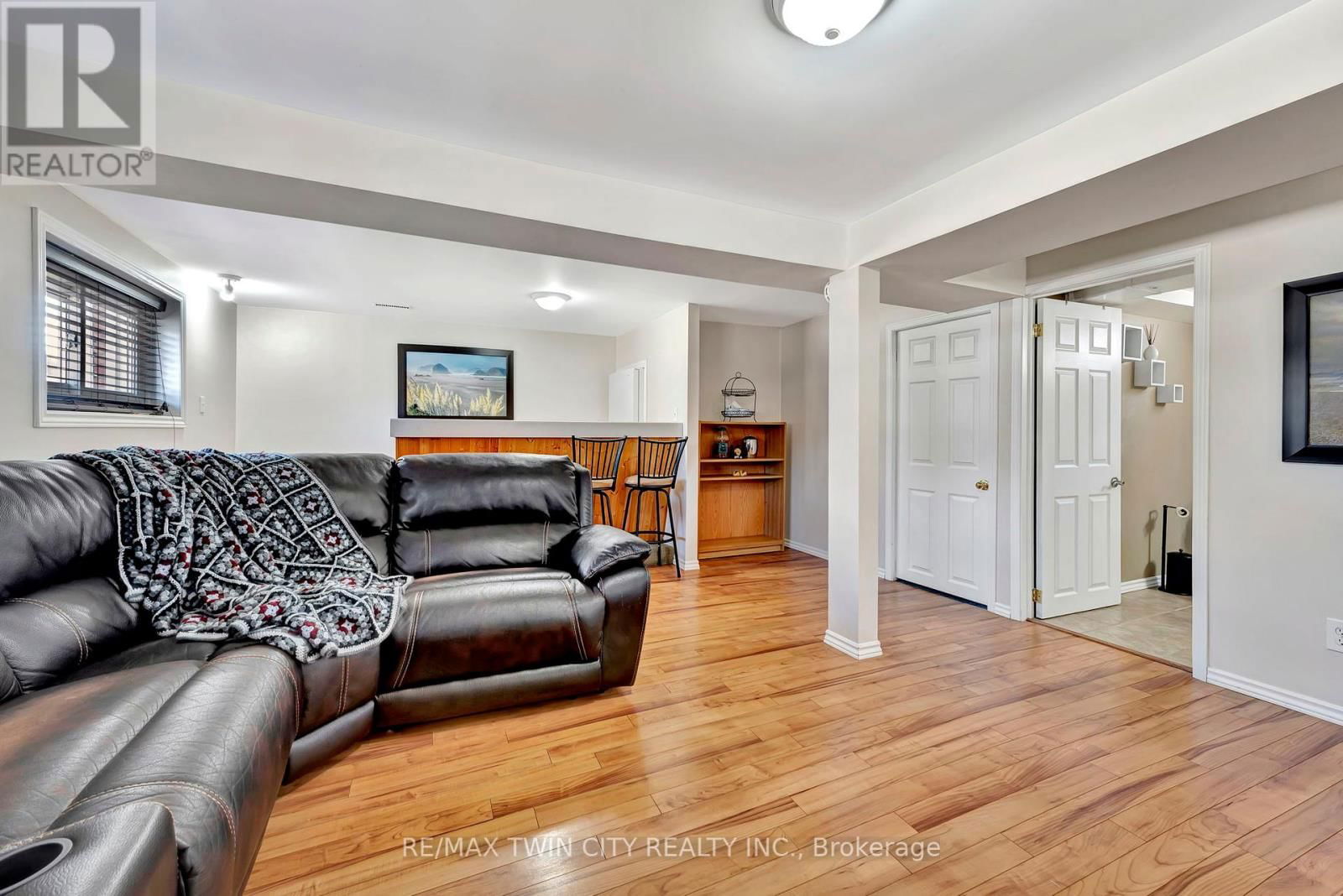 35 BAKERSFIELD DRIVE Image 23
