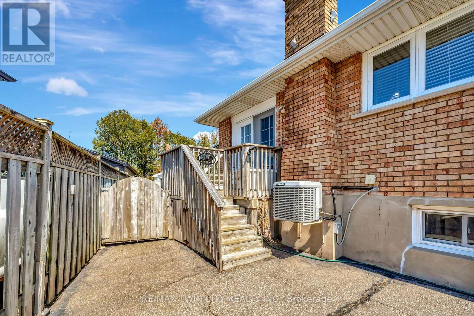 35 BAKERSFIELD DRIVE Image 46