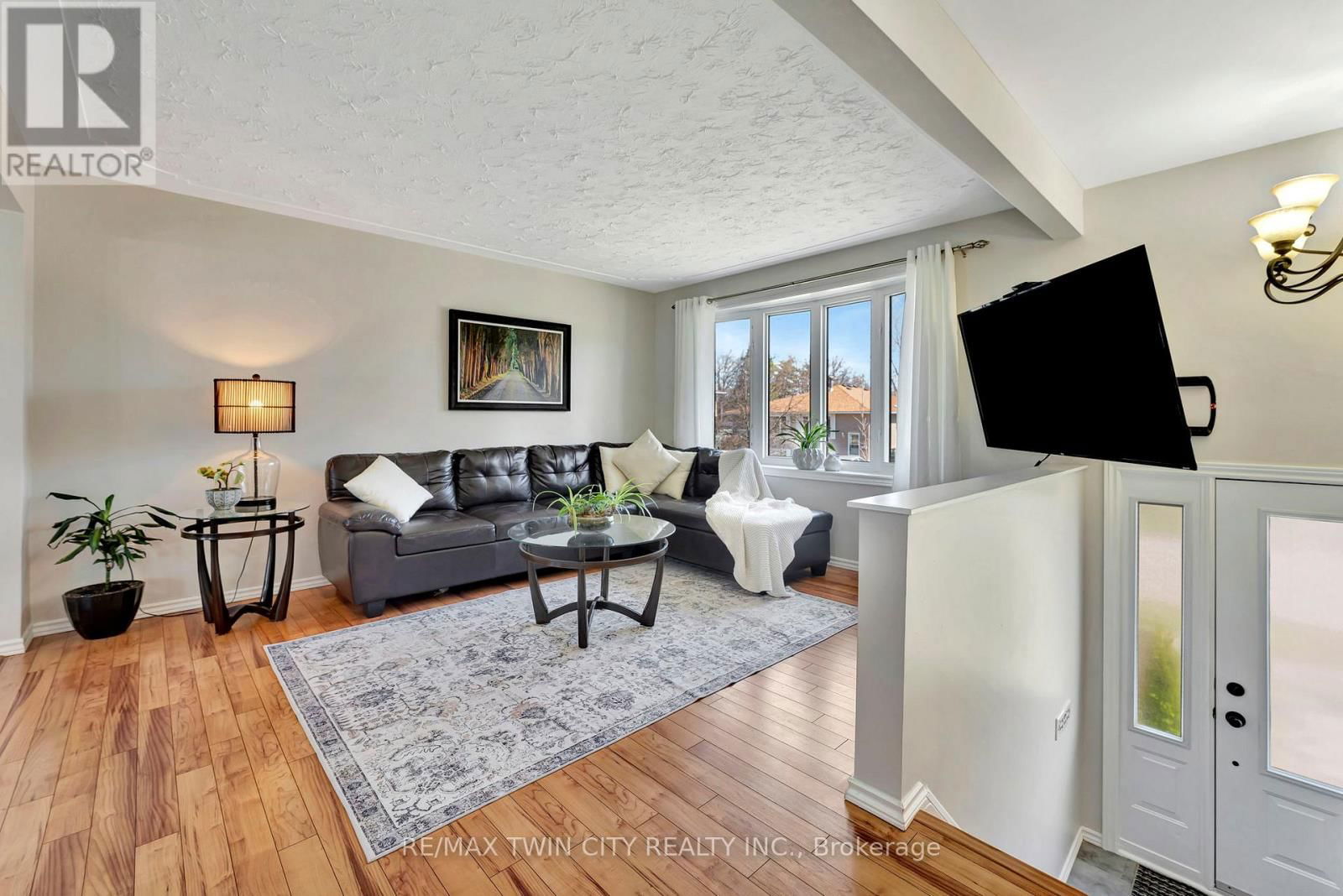 35 BAKERSFIELD DRIVE Image 7