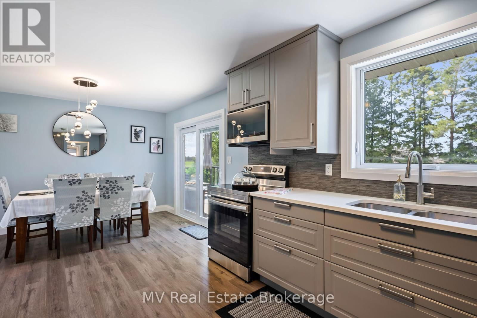 8378 WELLINGTON ROAD 22 Image 13