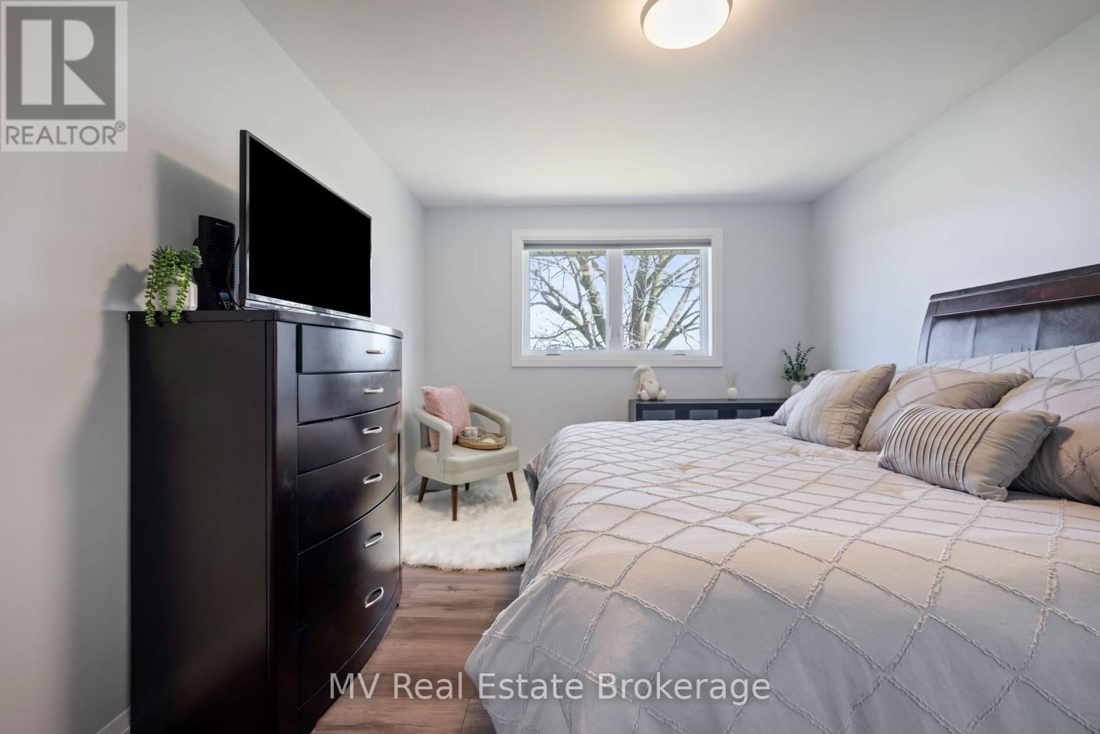 8378 WELLINGTON ROAD 22 Image 16