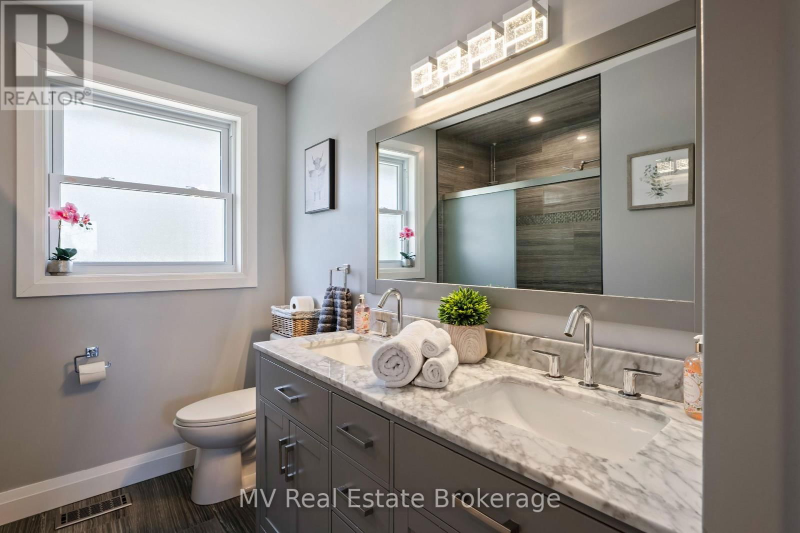 8378 WELLINGTON ROAD 22 Image 18