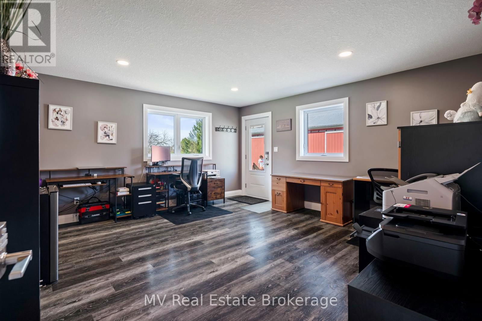 8378 WELLINGTON ROAD 22 Image 23