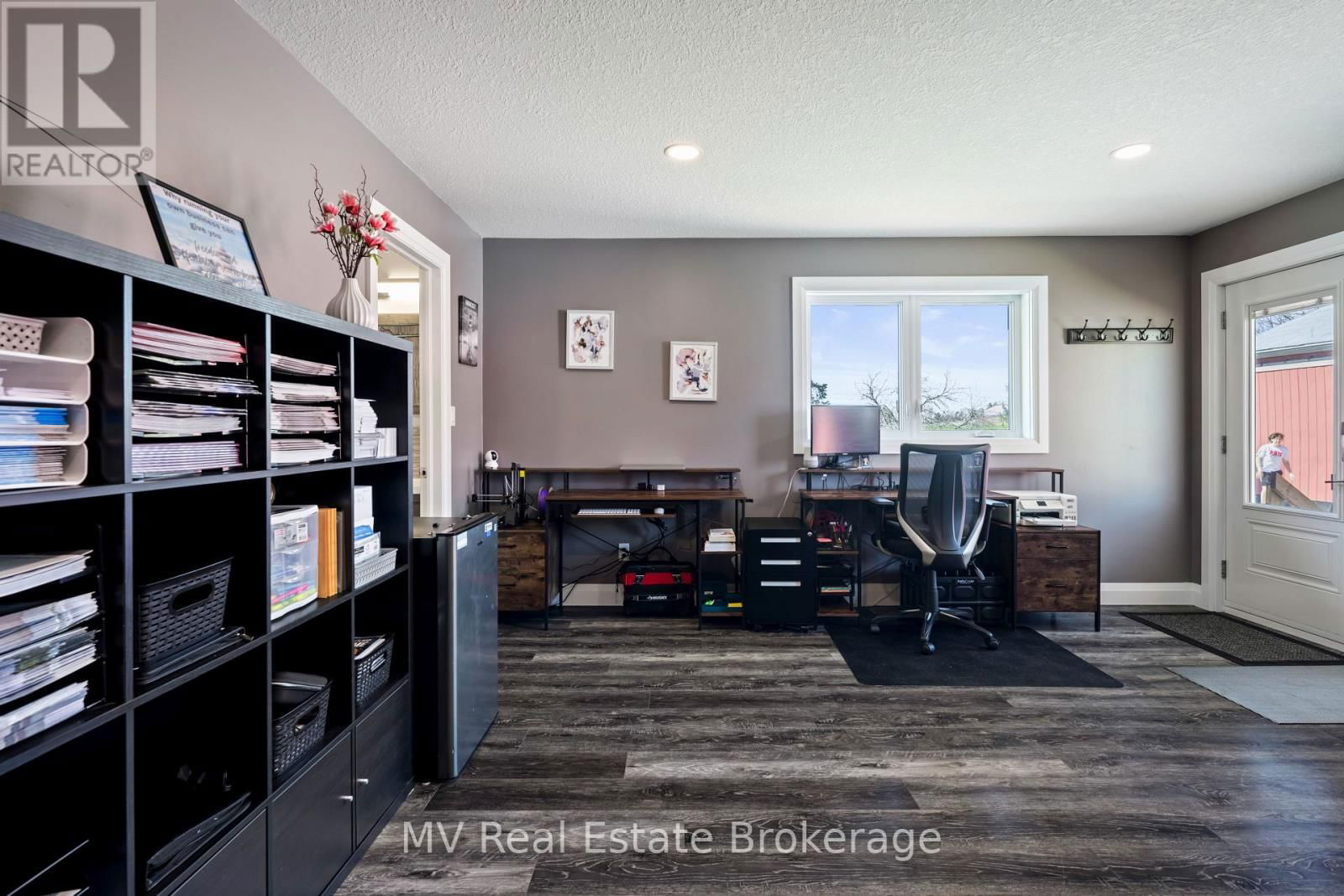 8378 WELLINGTON ROAD 22 Image 24