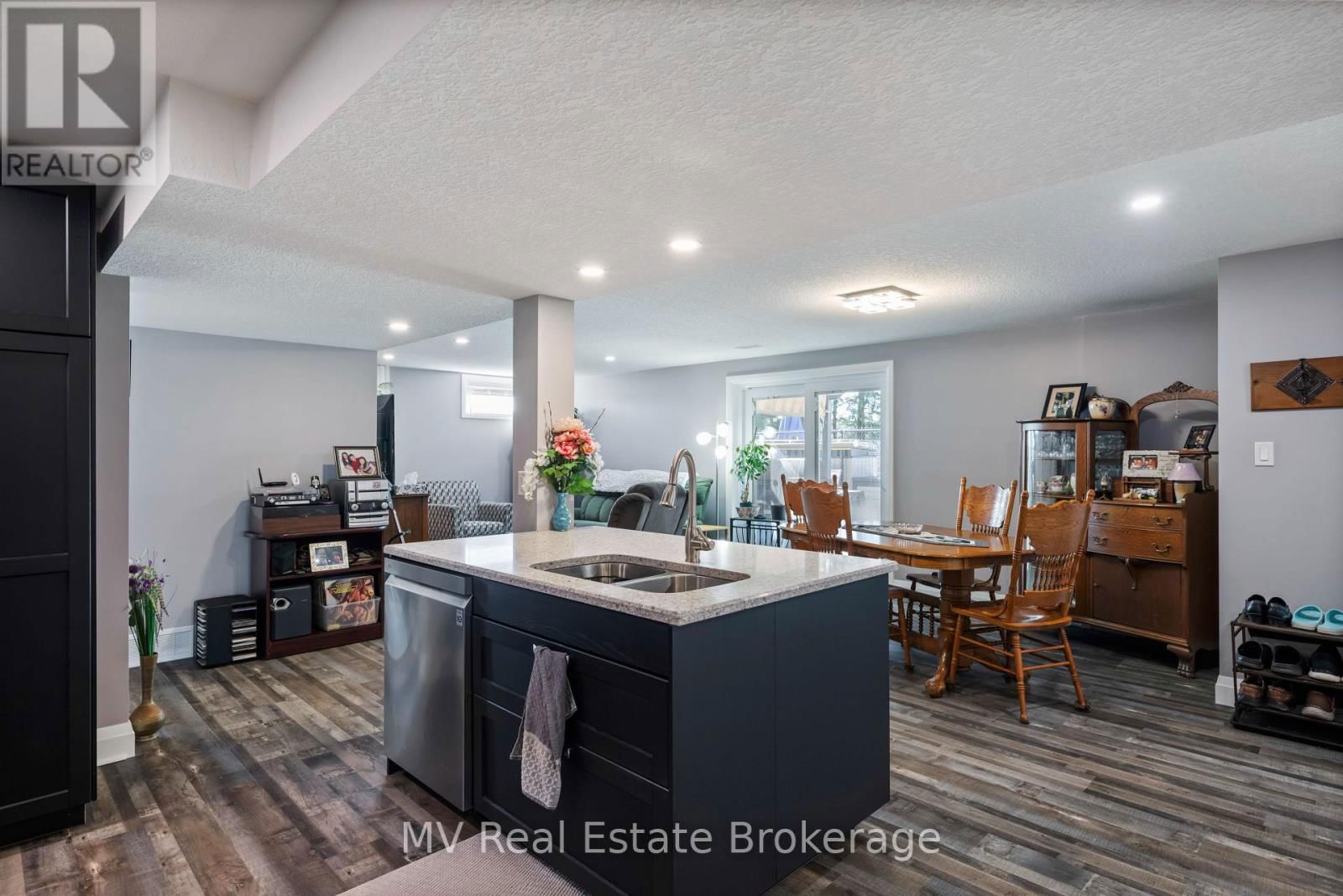 8378 WELLINGTON ROAD 22 Image 28