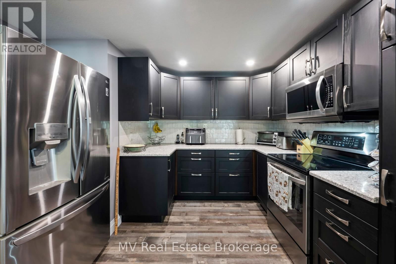 8378 WELLINGTON ROAD 22 Image 29