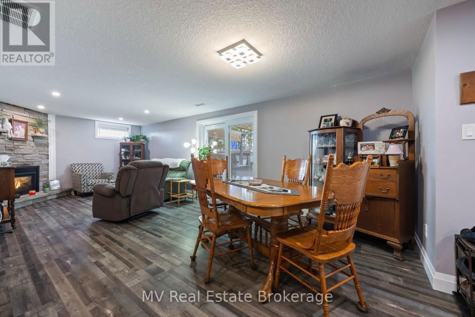 8378 WELLINGTON ROAD 22 Image 31