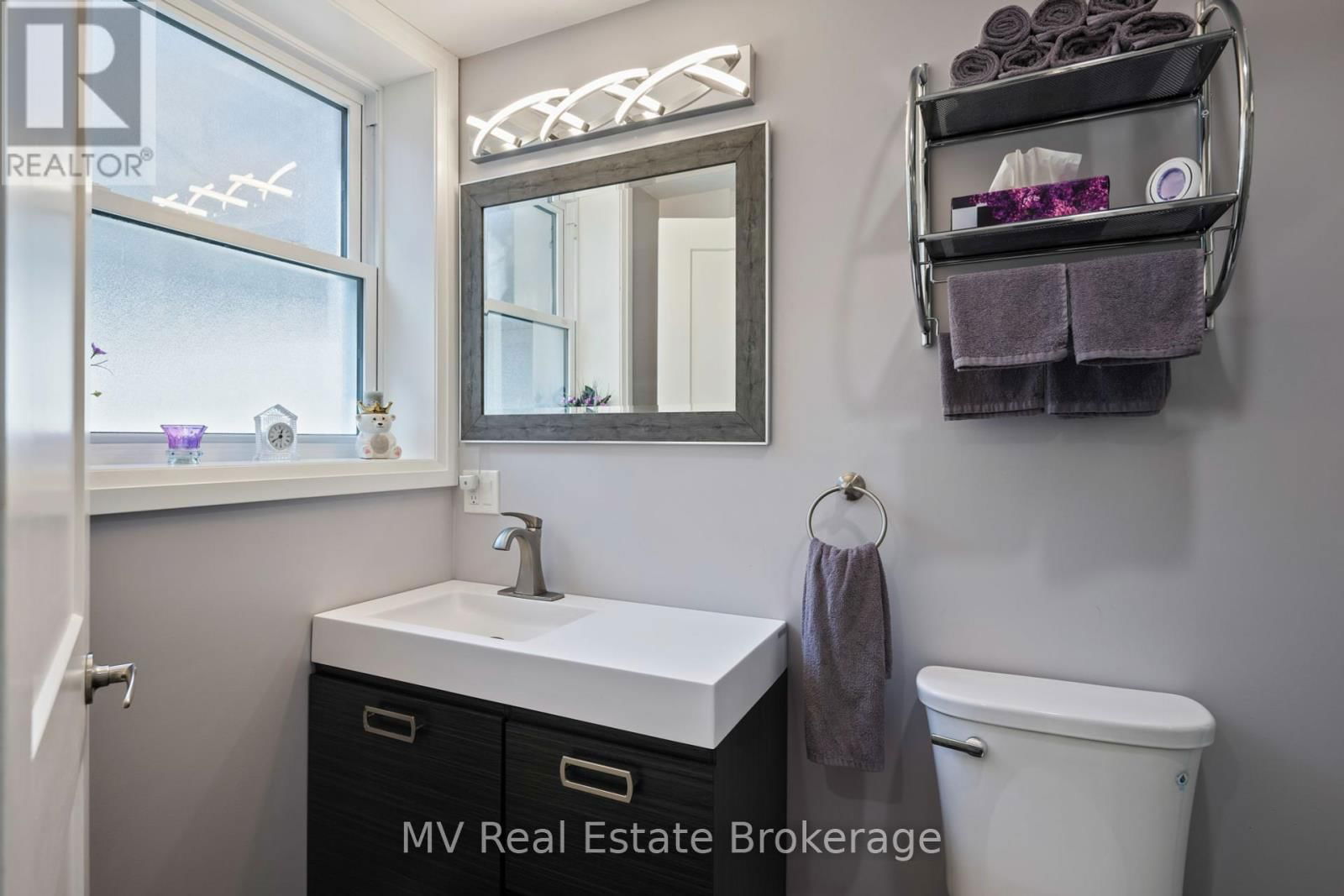 8378 WELLINGTON ROAD 22 Image 32
