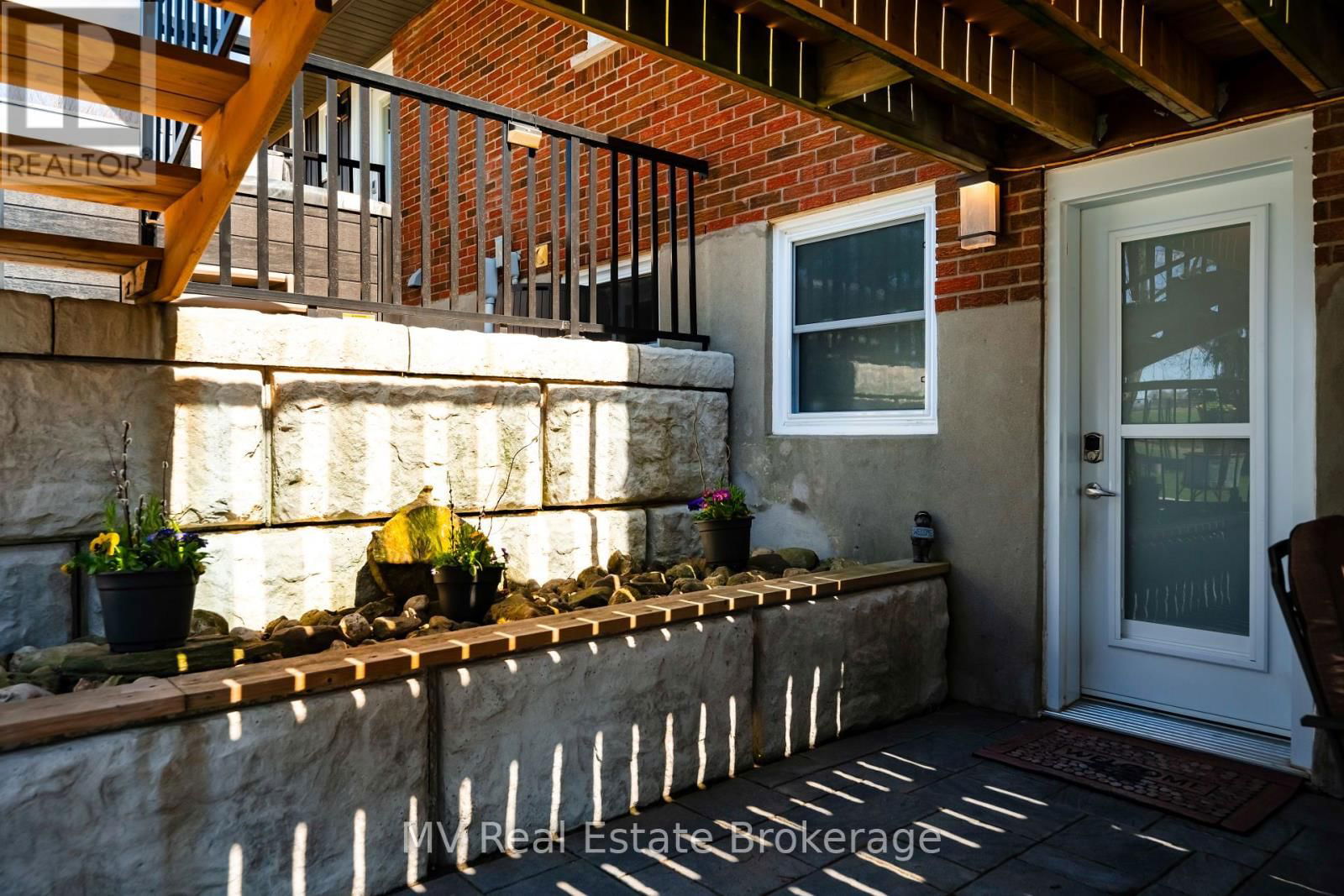 8378 WELLINGTON ROAD 22 Image 44