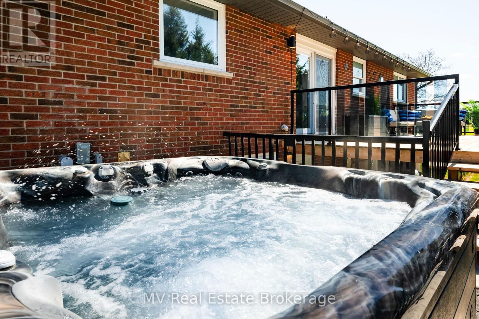 8378 WELLINGTON ROAD 22 Image 47