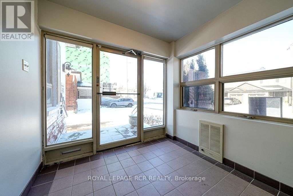 MAIN LEVEL - 590 ADELAIDE STREET Image 1