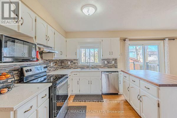 880 27TH STREET EAST Image 15