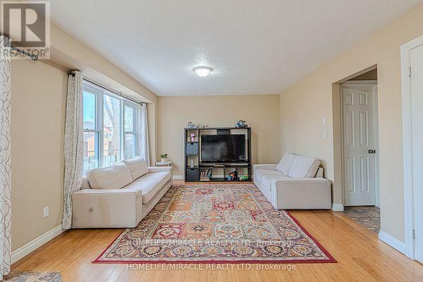 880 27TH STREET EAST Image 16