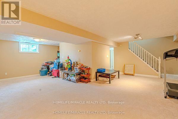 880 27TH STREET EAST Image 27
