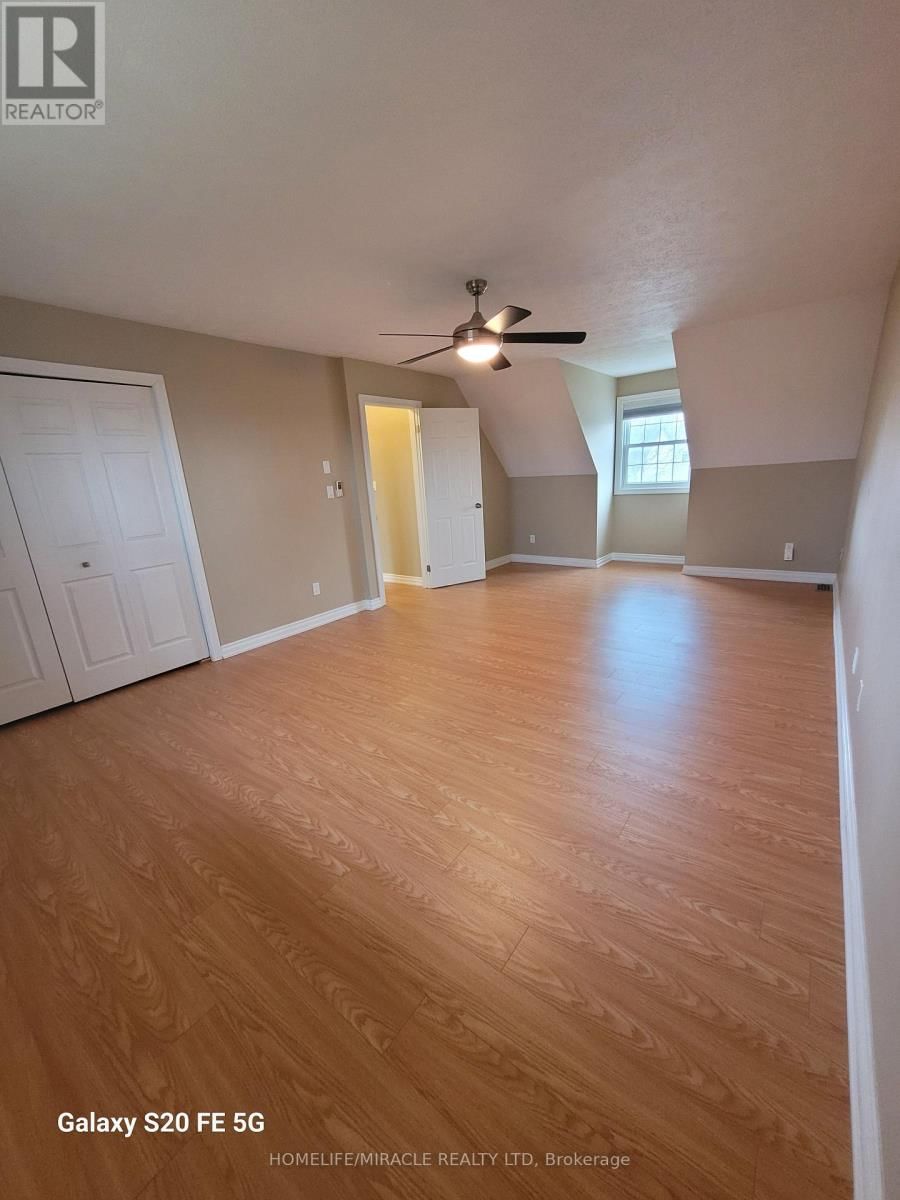 880 27TH STREET EAST Image 32