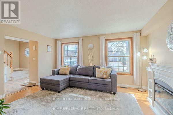 880 27TH STREET EAST Image 9