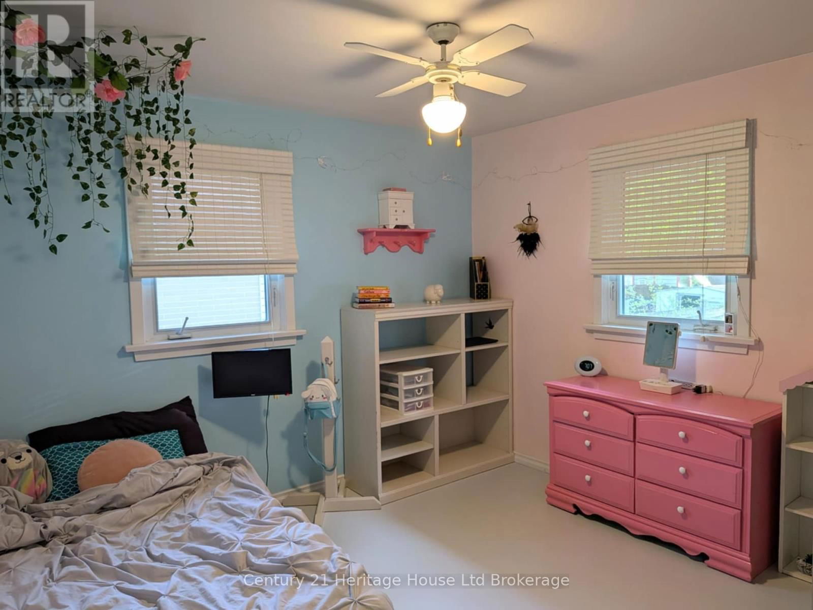 293 CLARKE STREET NORTH Image 13