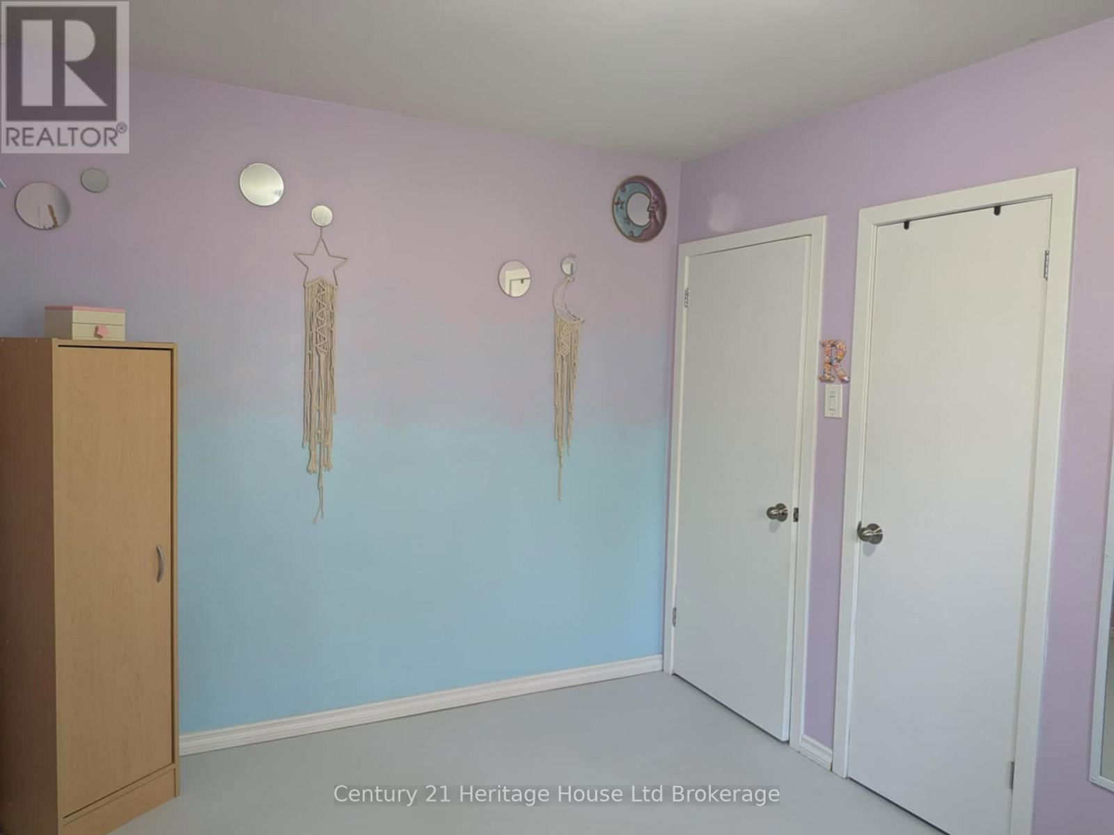 293 CLARKE STREET NORTH Image 16