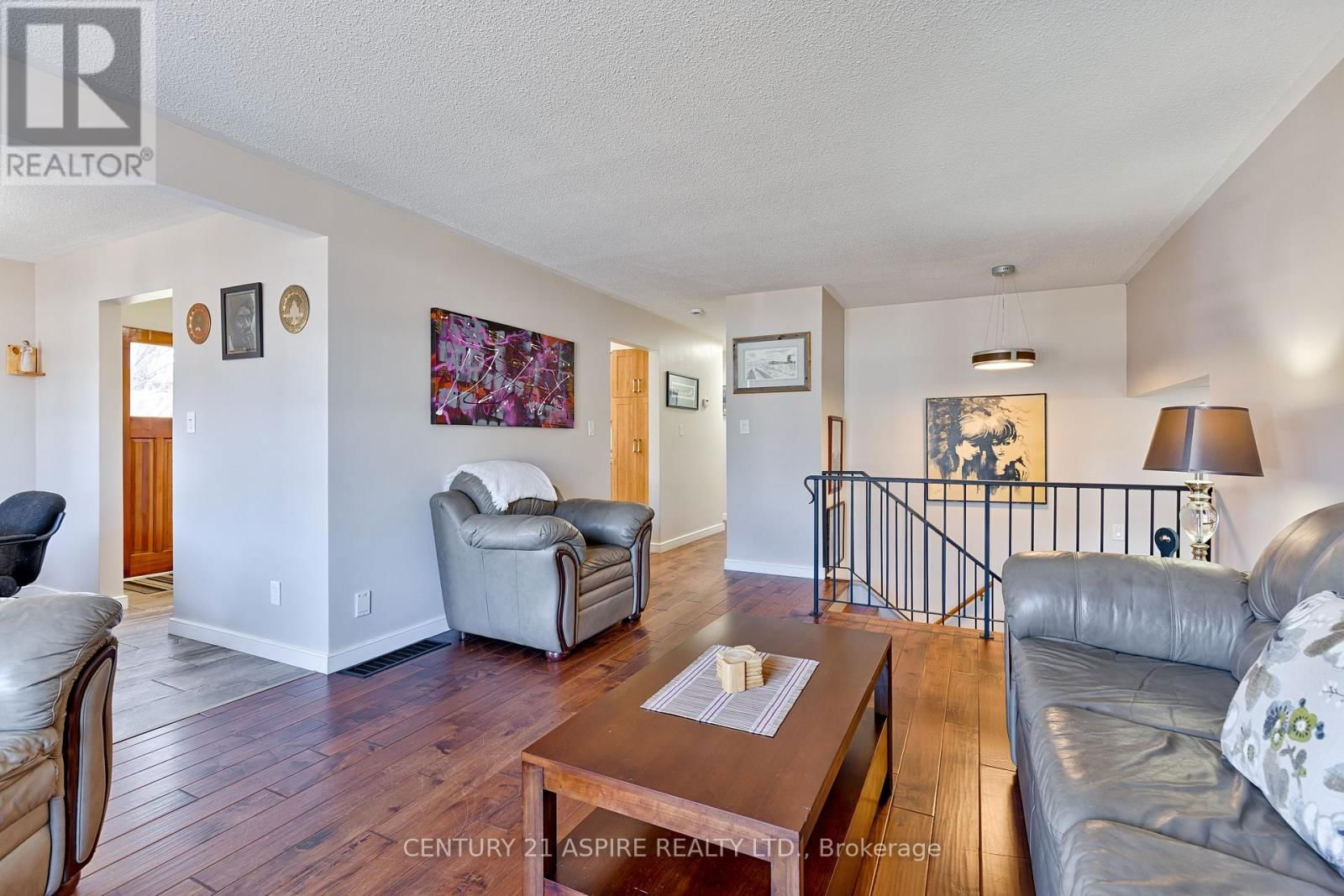 15 ROY STREET Image 11