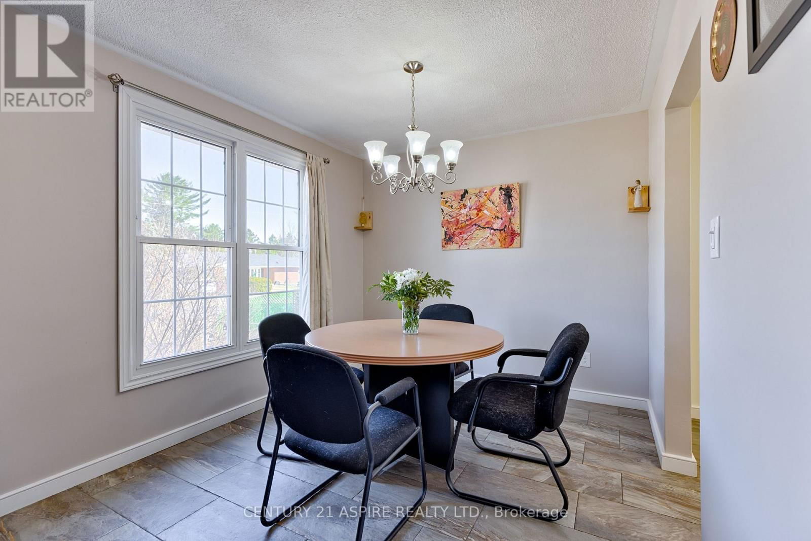 15 ROY STREET Image 14