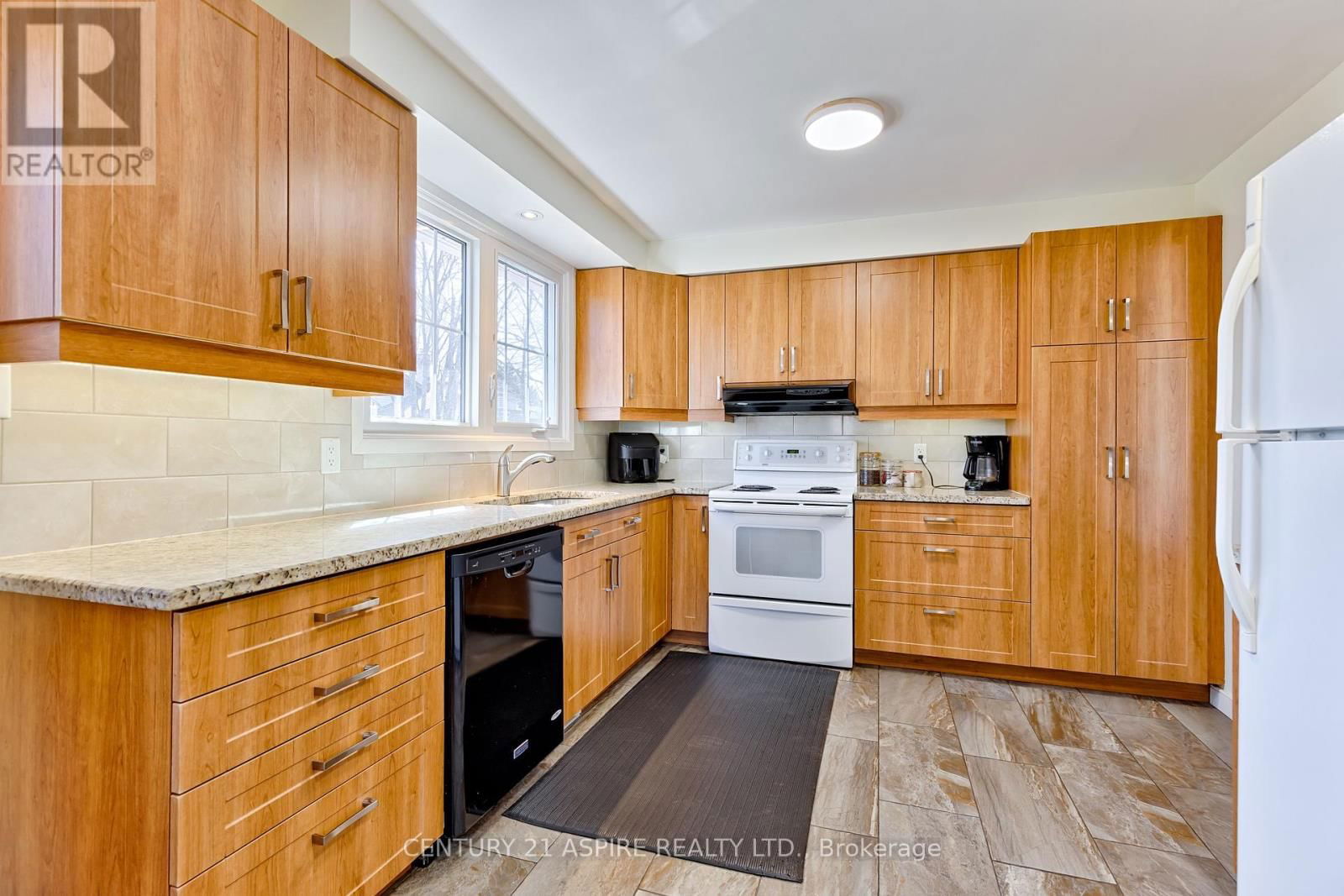15 ROY STREET Image 17