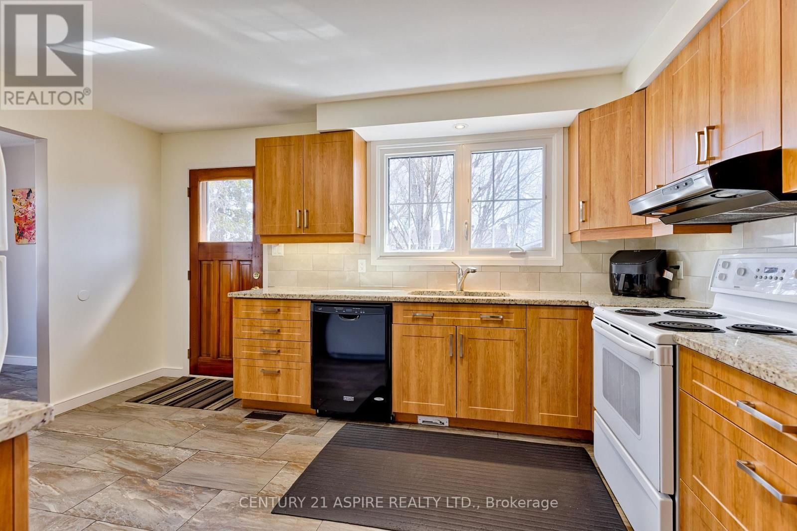 15 ROY STREET Image 18