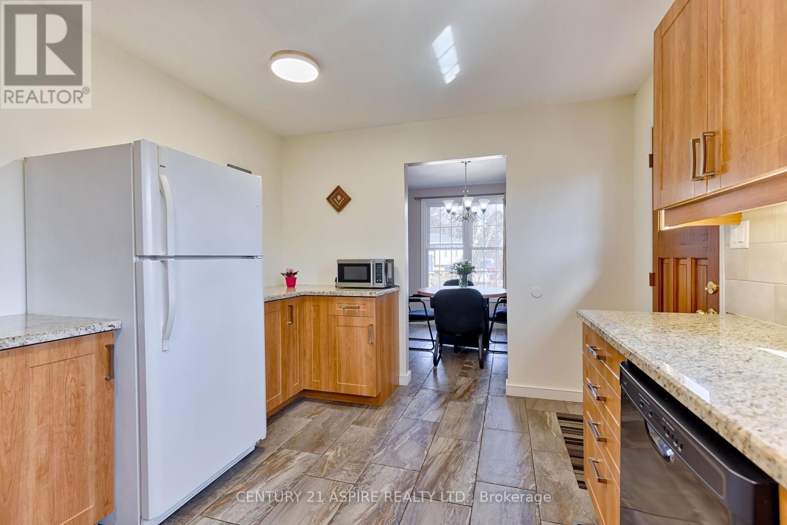 15 ROY STREET Image 19
