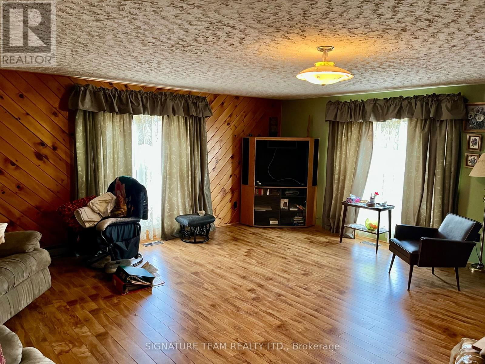 292 BONNECHERE STREET WEST Image 16