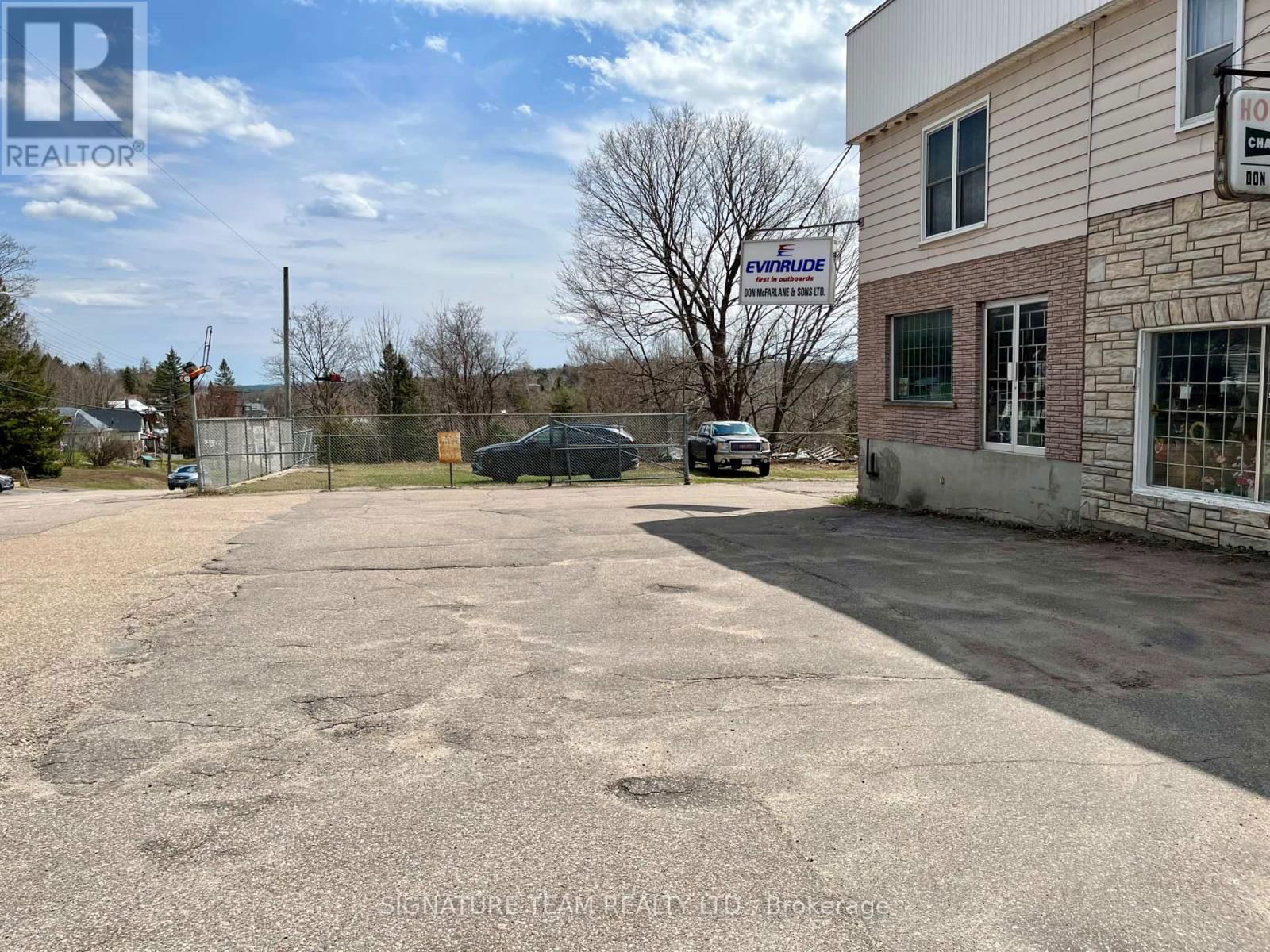 292 BONNECHERE STREET WEST Image 3