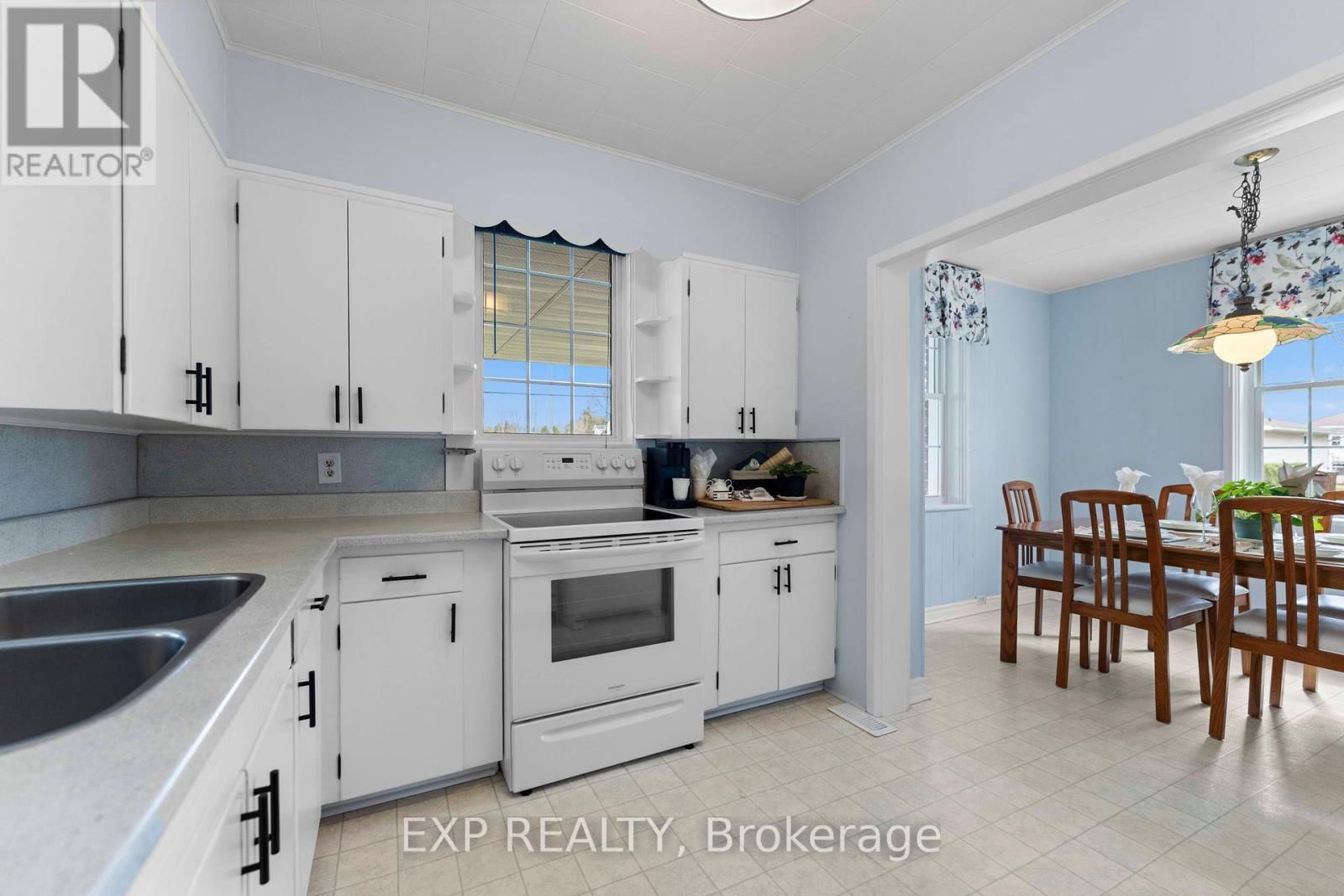 703 SEVENTH STREET Image 10